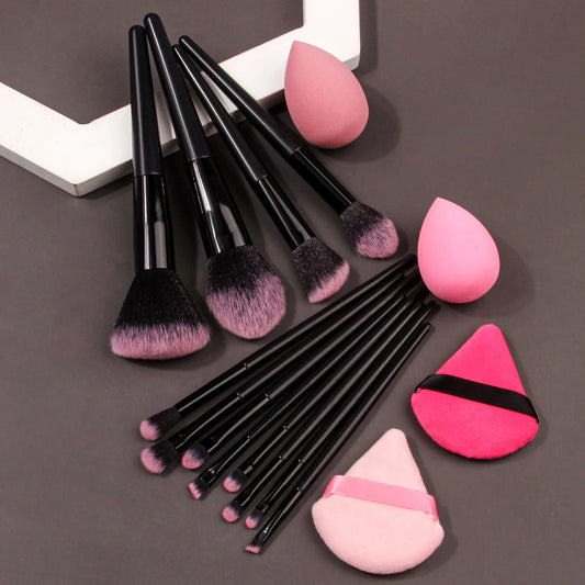 High-end makeup tools: 12 soft-bristled